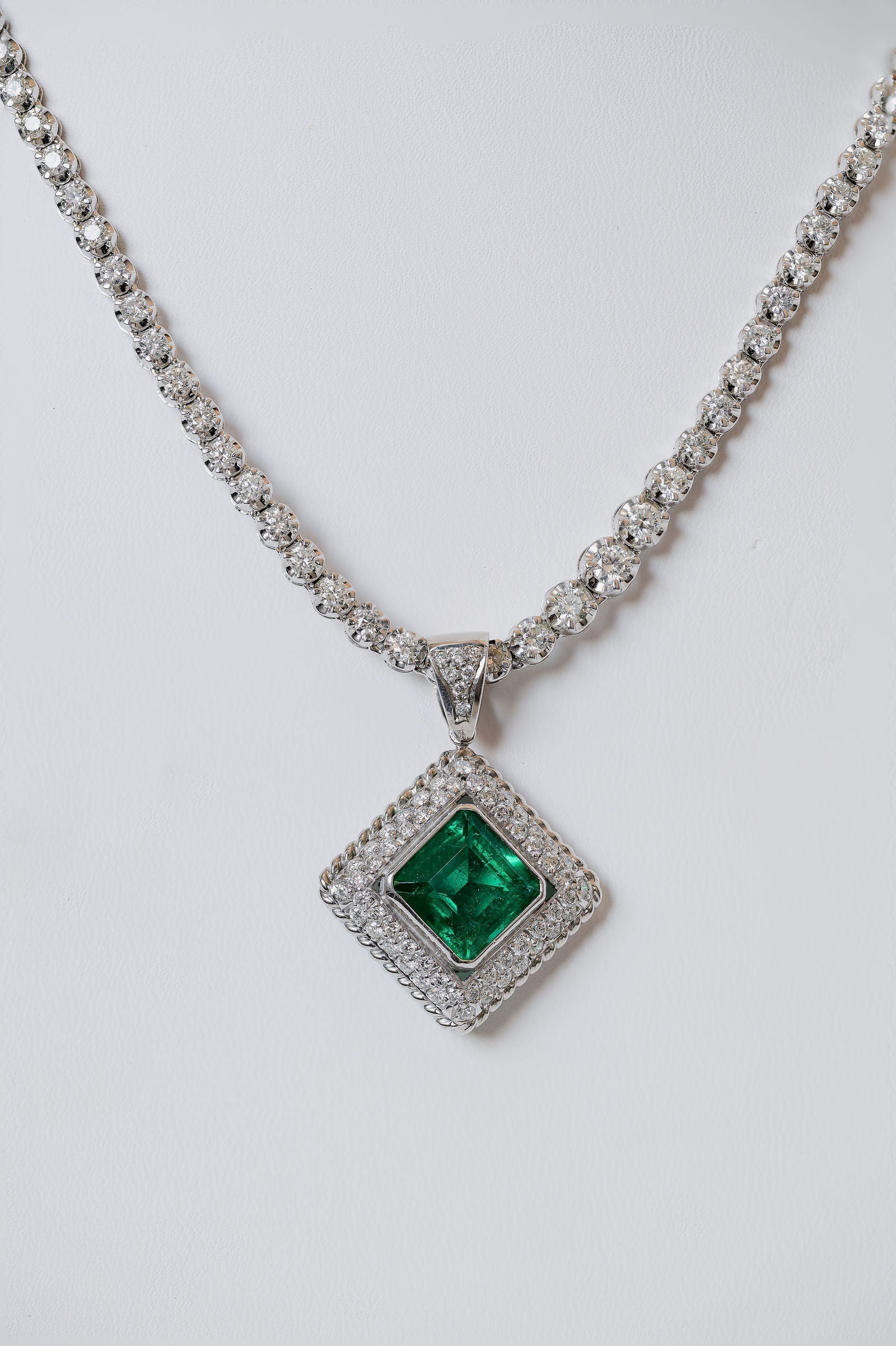 Emerald Effie Pendant