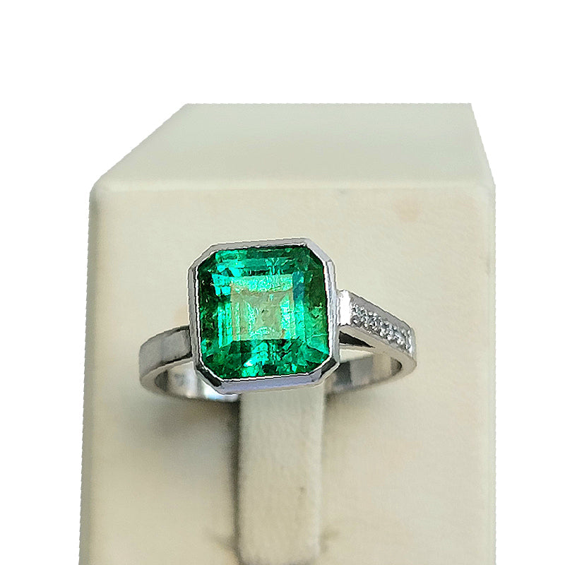 Emerald Star Trek Ring