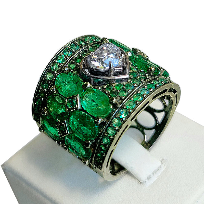Diamond & Emerald Ring
