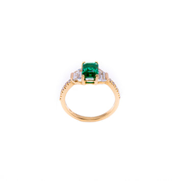 Emerald Trapezoid Diamonds & Diamond Pave Ring